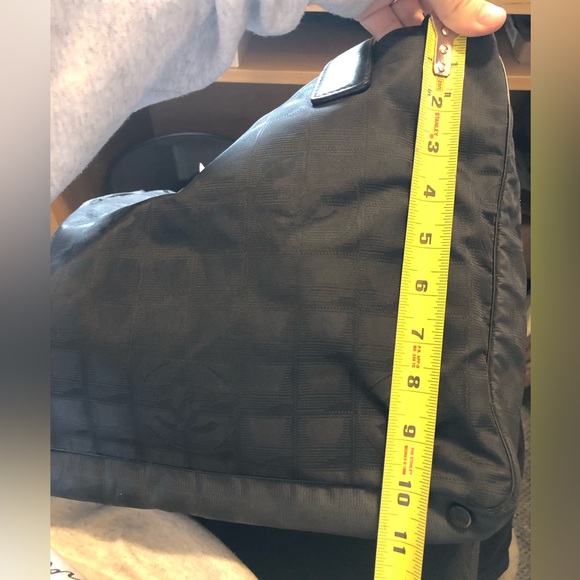 Chanel travel line tote - Picture 4 of 14